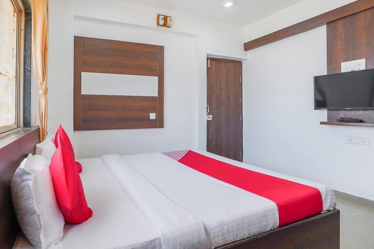 Oyo Flagship 70264 Hotel Vrindavan Mangvadi Zewnętrze zdjęcie