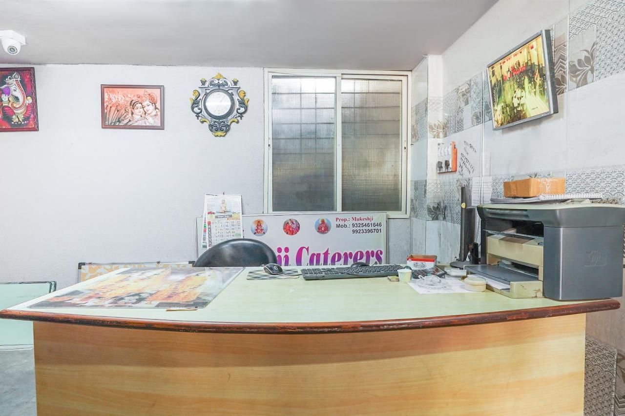 Oyo Flagship 70264 Hotel Vrindavan Mangvadi Zewnętrze zdjęcie